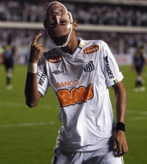 包含内马尔手感滚烫，带领曼城血战切尔西，赛后一句话霸气侧漏的词条