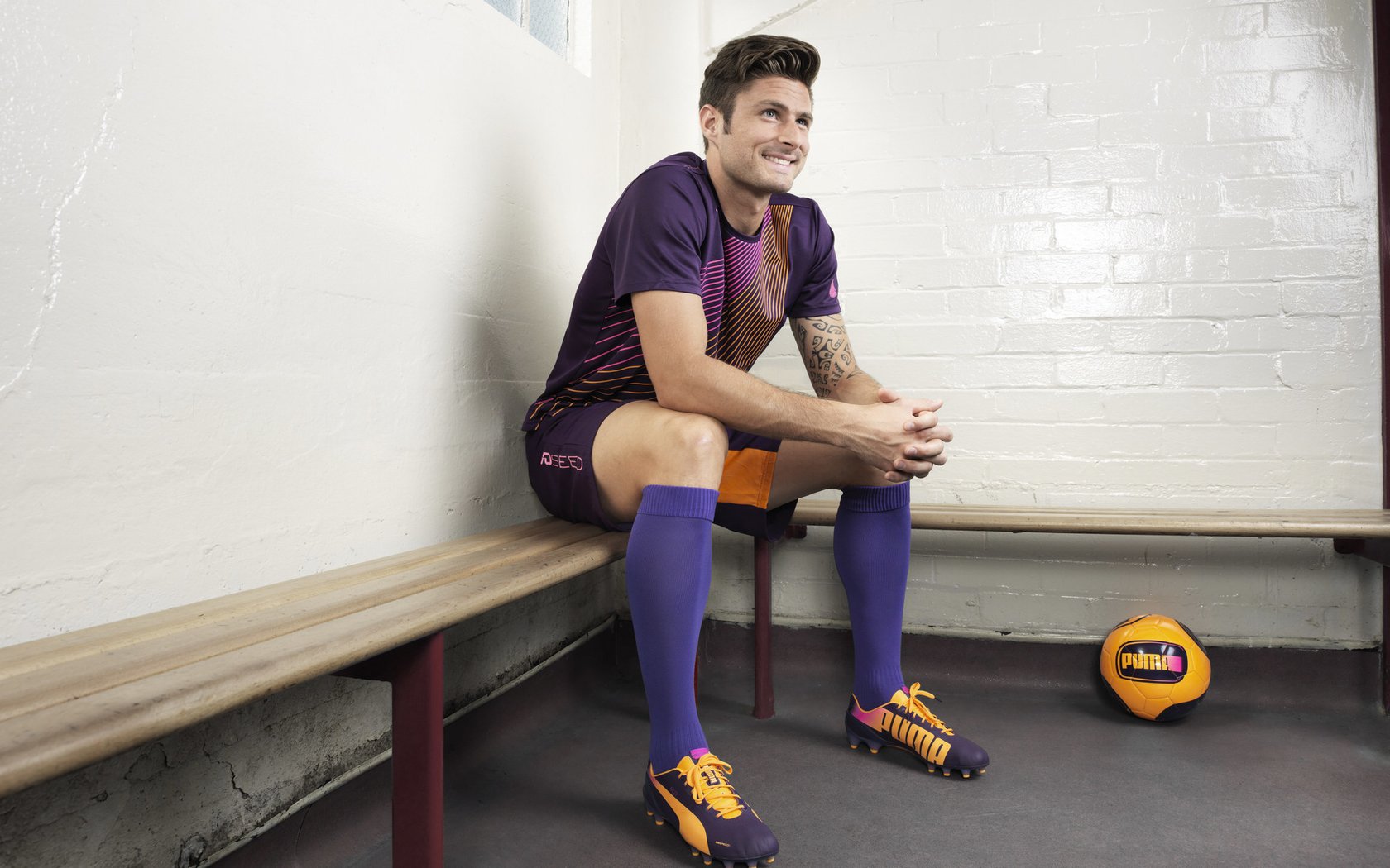 包含亚冠首回合激情夜！萨巴伦卡里突外投，多特蒙德爆冷圣安东尼奥马刺的词条